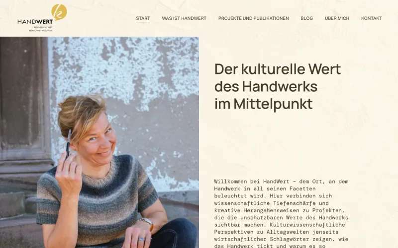 Startseite von HandWert mit Porträt von Dr. Dorothee Hemme. Website erstellt von sorum (Kulturprojekte im Handwerk)
