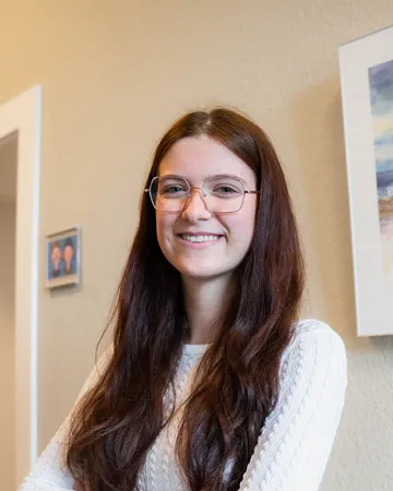 Lina Bürmann, Jahrespraktikantin